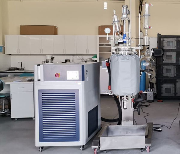 TCU制冷加熱循環機_反應釜±0.5℃高精度控溫